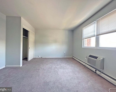 200 Spruce Street - Photo Thumbnail 5