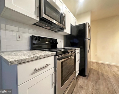 200 Spruce Street - Photo Thumbnail 2