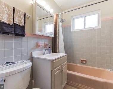 200 Spruce Street - Photo Thumbnail 8