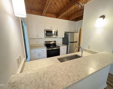 216 Greene Street - Photo Thumbnail 4
