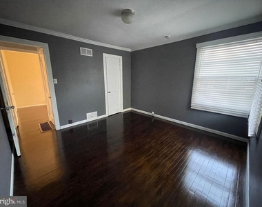 895 Lower Ferry Rd - Photo Thumbnail 15