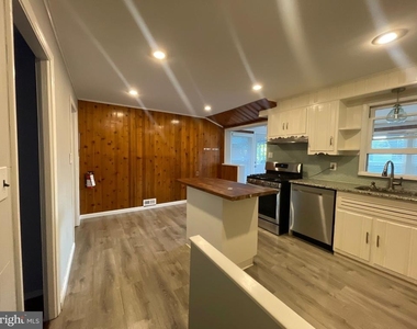895 Lower Ferry Rd - Photo Thumbnail 8
