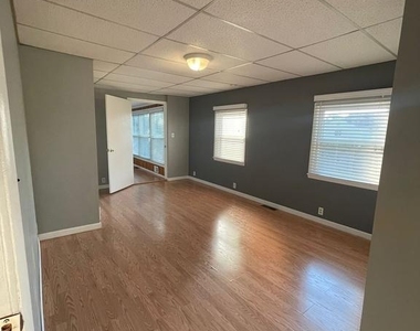 895 Lower Ferry Rd - Photo Thumbnail 14