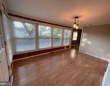 895 Lower Ferry Rd - Photo Thumbnail 10