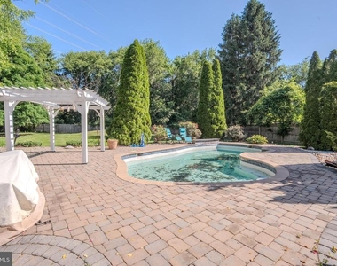 61 Amherst Way - Photo Thumbnail 50