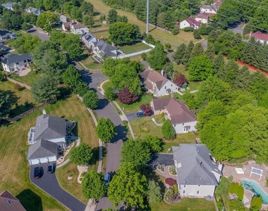 61 Amherst Way - Photo Thumbnail 61