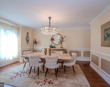 61 Amherst Way - Photo Thumbnail 9