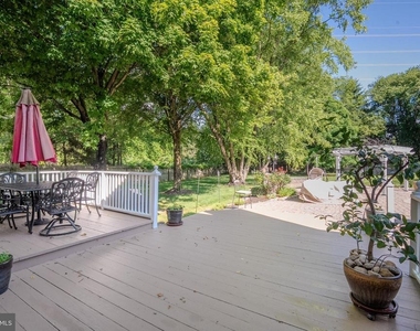 61 Amherst Way - Photo Thumbnail 47