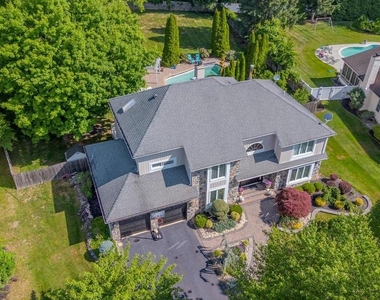 61 Amherst Way - Photo Thumbnail 58