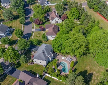 61 Amherst Way - Photo Thumbnail 62