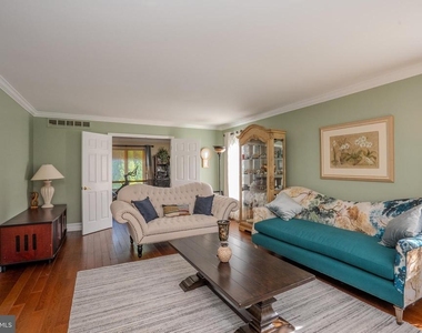 61 Amherst Way - Photo Thumbnail 12