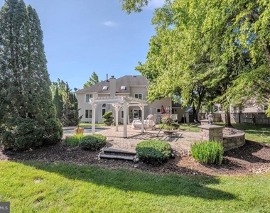 61 Amherst Way - Photo Thumbnail 56