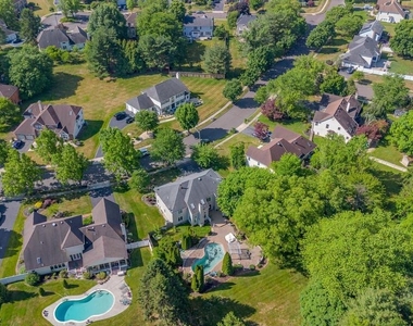 61 Amherst Way - Photo Thumbnail 64