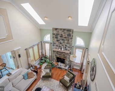 61 Amherst Way - Photo Thumbnail 42