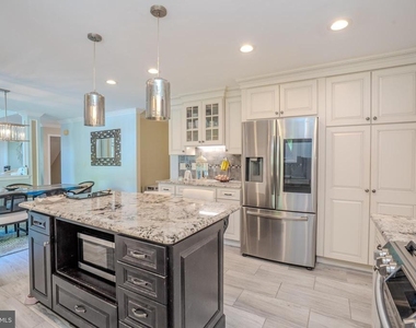 61 Amherst Way - Photo Thumbnail 25