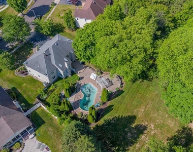61 Amherst Way - Photo Thumbnail 65