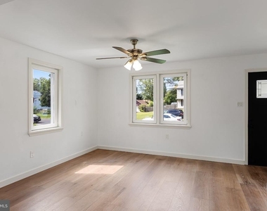 417 Yale Avenue - Photo Thumbnail 4