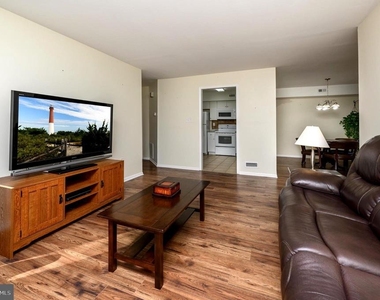 339 Woodlake Drive - Photo Thumbnail 8
