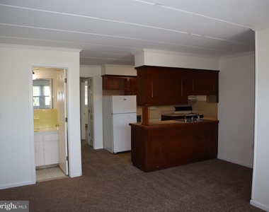 319 Camden Avenue - Photo Thumbnail 4