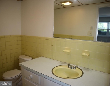 319 Camden Avenue - Photo Thumbnail 3
