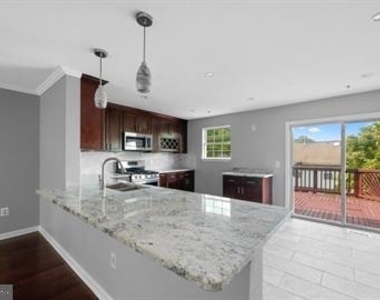 10907 Daniel Sim Court - Photo Thumbnail 9
