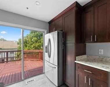 10907 Daniel Sim Court - Photo Thumbnail 4