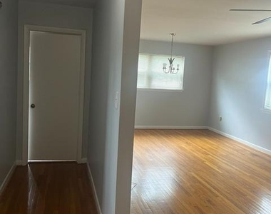 7506 New Hampshire Avenue - Photo Thumbnail 18