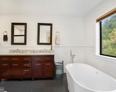 5351 Strathmore Avenue - Photo Thumbnail 17