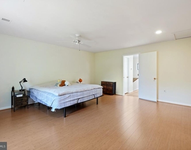5351 Strathmore Avenue - Photo Thumbnail 15
