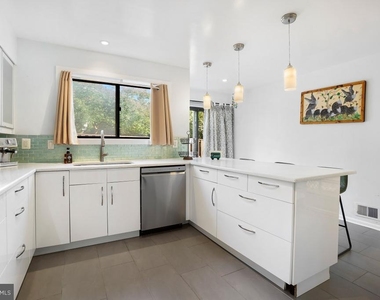 5351 Strathmore Avenue - Photo Thumbnail 12