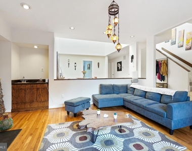 5351 Strathmore Avenue - Photo Thumbnail 4