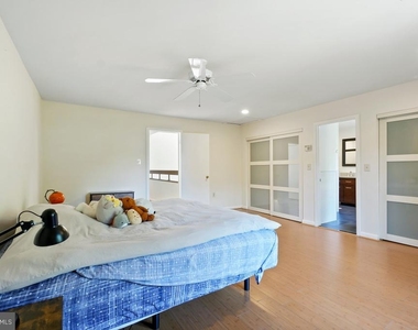 5351 Strathmore Avenue - Photo Thumbnail 16