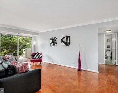 9039 Sligo Creek Parkway - Photo Thumbnail 4