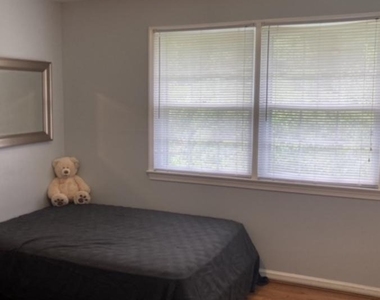 5310 Danbury Road - Photo Thumbnail 6