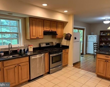 5310 Danbury Road - Photo Thumbnail 5