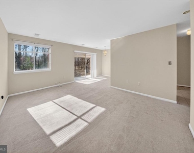 3364 Hewitt Avenue - Photo Thumbnail 3
