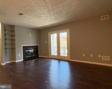 12212 Eagles Nest Court - Photo Thumbnail 6