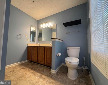 12212 Eagles Nest Court - Photo Thumbnail 34