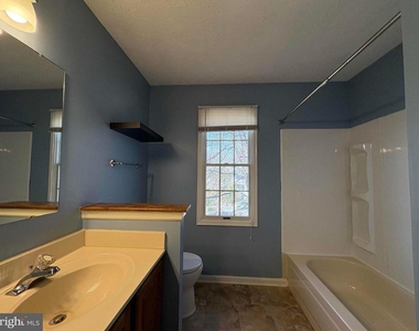 12212 Eagles Nest Court - Photo Thumbnail 35