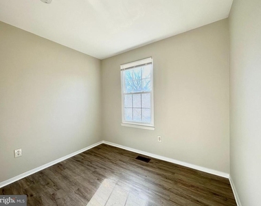 402 Carousel Court - Photo Thumbnail 22