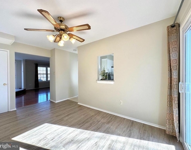 402 Carousel Court - Photo Thumbnail 11