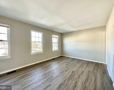 402 Carousel Court - Photo Thumbnail 15