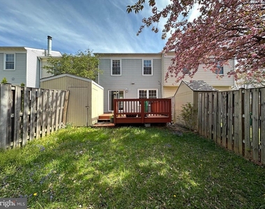402 Carousel Court - Photo Thumbnail 28