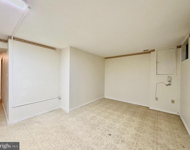402 Carousel Court - Photo Thumbnail 25