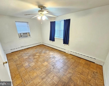 8711 Plymouth Street - Photo Thumbnail 4