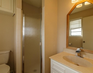 1602 Mill St - Photo Thumbnail 24