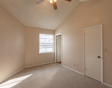 1602 Mill St - Photo Thumbnail 21