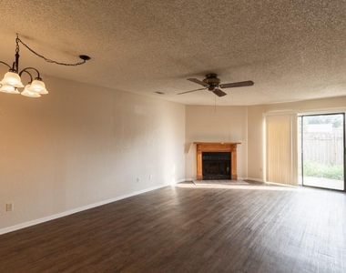 1602 Mill St - Photo Thumbnail 5