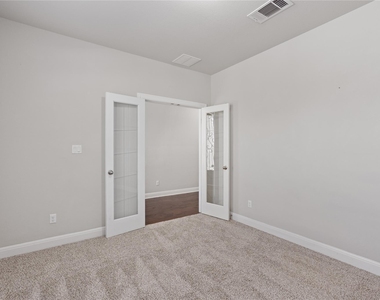 15601 Cabrillo Way - Photo Thumbnail 5