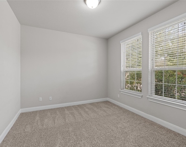15601 Cabrillo Way - Photo Thumbnail 6